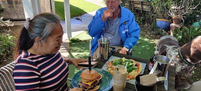 Savour This Eatery - Hospitality and gastronomy