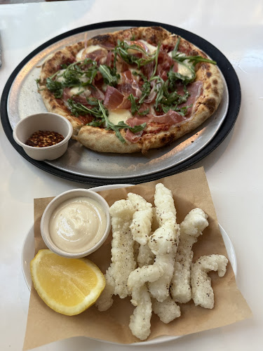 Salamander Shores Hotel, 147 Soldiers Point Rd, Soldiers Point NSW 2317