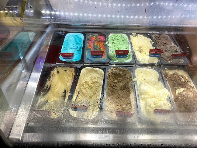 Opinii despre Cold Rock Ice Creamery Point Cook în Point Cook - Hospitality and gastronomy
