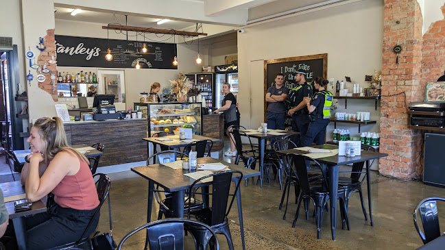 Stanley's Cafe / Restaurant