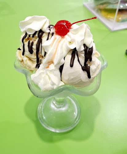 Yeppoon Gelato and Ice Cream (No Moo 4 U) - Hospitality and gastronomy