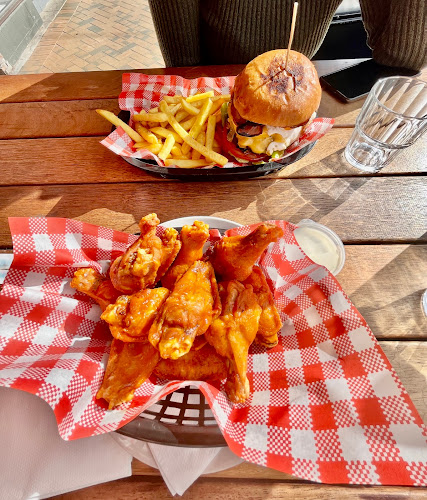 Rick's Burgers ( B110 restaurant and Bar) - Hospitality and gastronomy