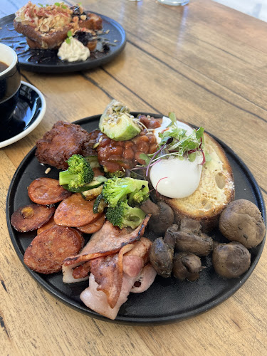 24 Pakington St, Geelong West VIC 3218