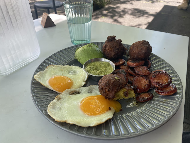 Comentarii opinii despre Two Hands Cafe.