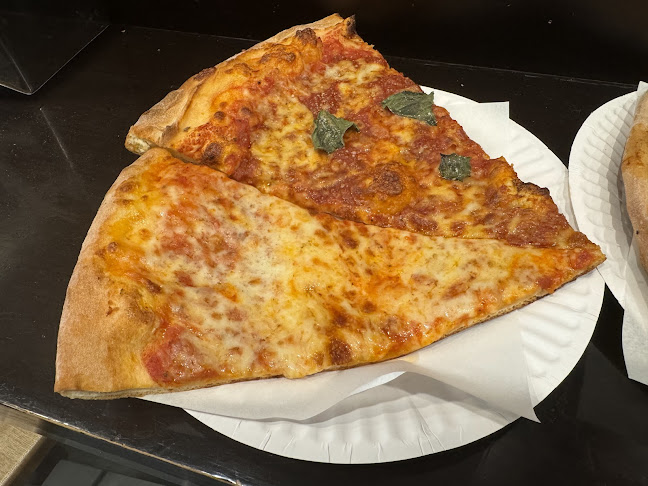 Sal's Authentic New York Pizza - Exhibition Street - Melbourne