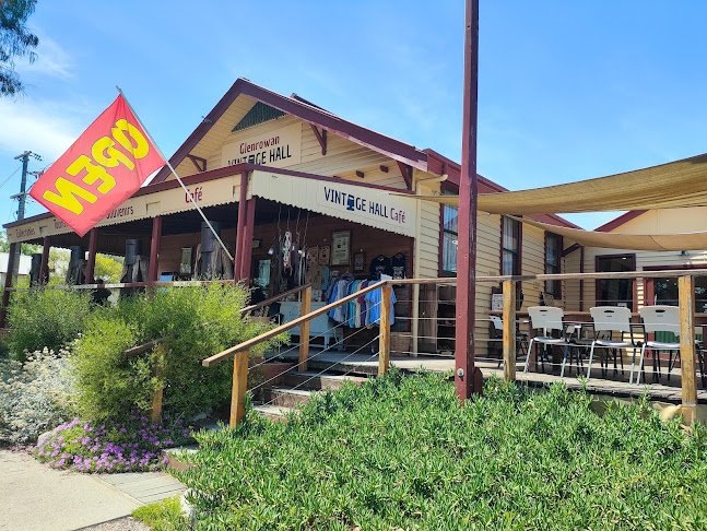 Vintage Hall Cafe - Hospitality and gastronomy