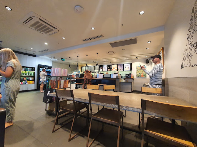 Cnr Elkhorn Ave & the Esplanade, Surfers Paradise QLD 4217