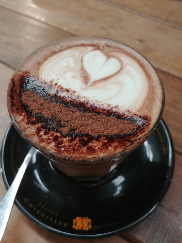 12 Cavendish Rd, Coorparoo QLD 4151