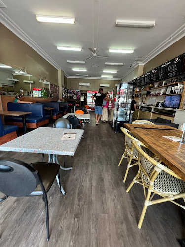 Comentarii opinii despre Paragon Cafe Parkes