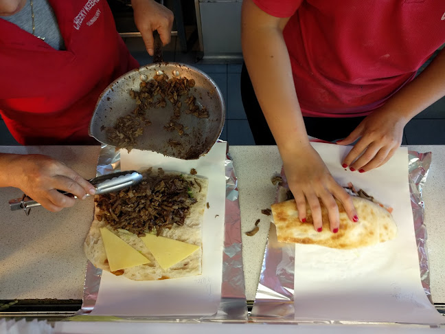 Comentarii opinii despre Cheeky Kebabs