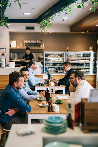 Ed on Edward Cafe - Hospitality and gastronomy