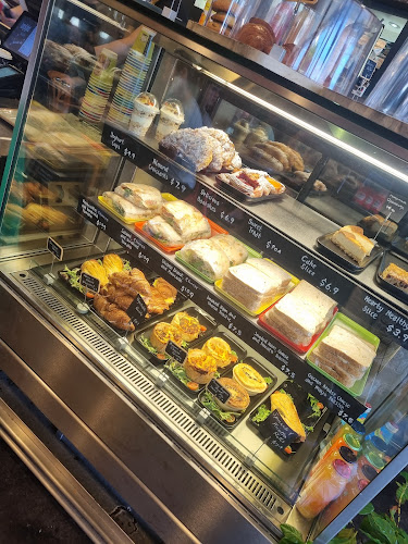 Shop 8/14 Spence St, Cairns City QLD 4870