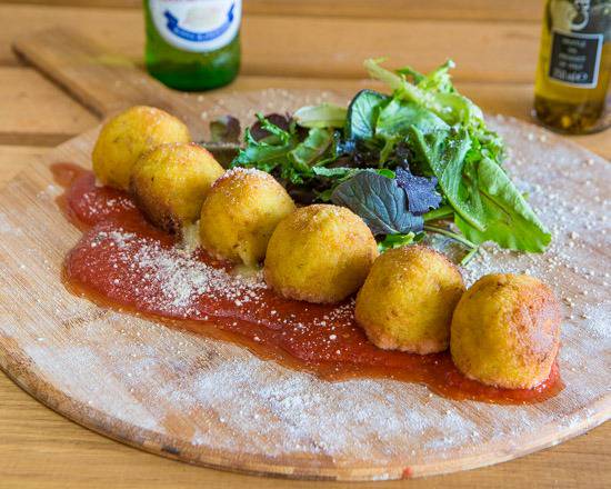 Opinii despre Queen Caterina Pizza e Birra în East Melbourne - Hospitality and gastronomy