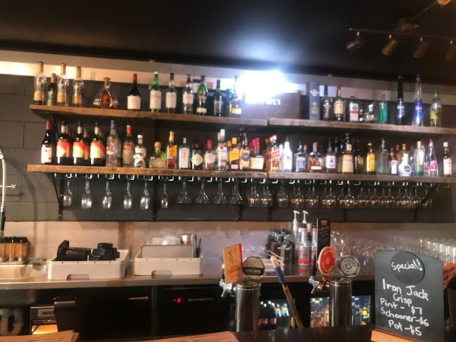 17 Flinders Parade, Gladstone Central QLD 4680