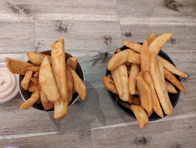 Monroe's Burgers & Beers