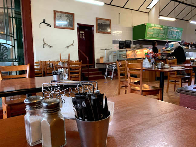 Primula Cafe & Restaurant