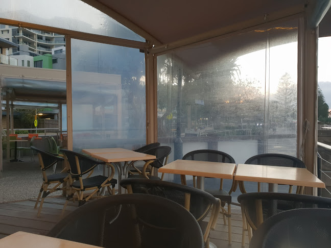 4 Tay Ave, Caloundra QLD 4551