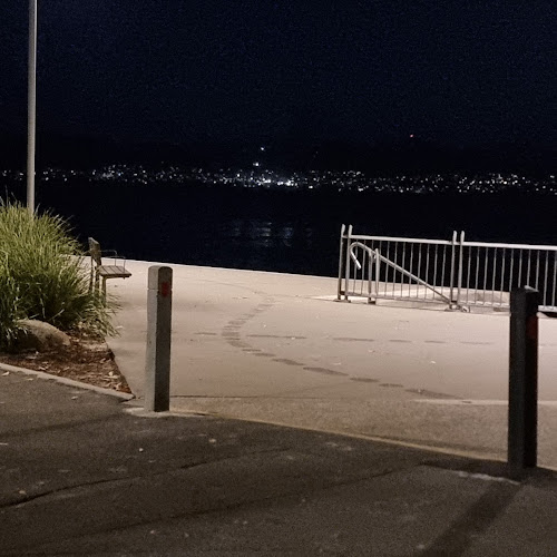 Opinii despre Sandy Bay Beach Wood fired Pizza în Sandy Bay - Hospitality and gastronomy