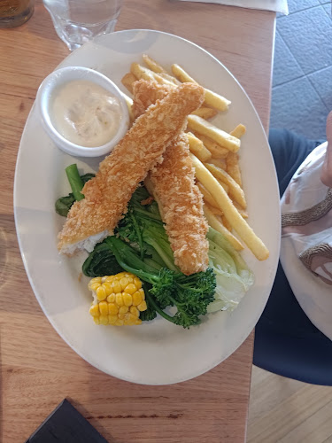 Kawana Waters Hotel - Buddina