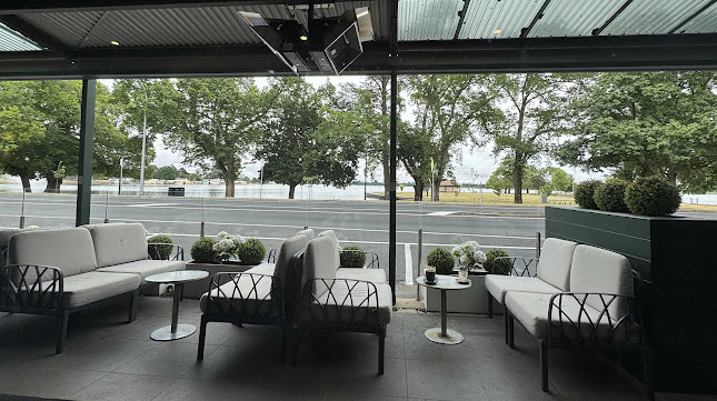 The Lake View Hotel - Lake Wendouree