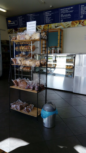 Royale Patisserie - Centennial Park