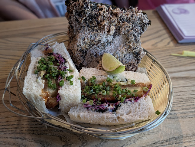 Comentarii opinii despre Peter Rabbit Cafe