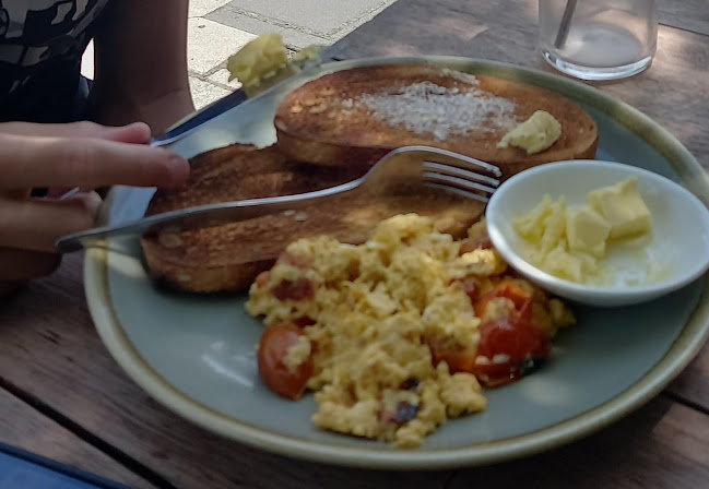 Comentarii opinii despre Atlas Cafe