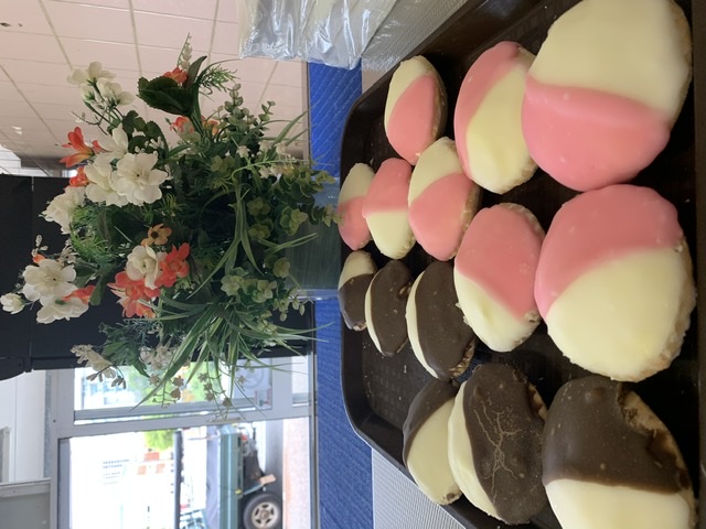 Lee's Cakes & Pastries Bakery Palm Beach - Hospitality and gastronomy