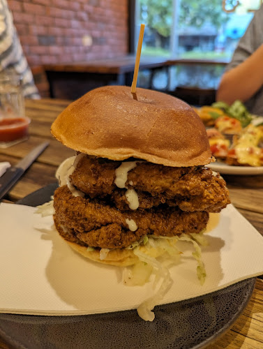 Opinii despre Monroe's Burgers & Beers în Melbourne - Hospitality and gastronomy