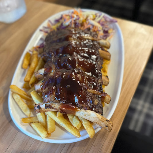 The Club Hotel Gladstone - Hospitality and gastronomy