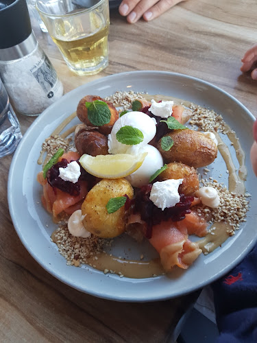 Comentarii opinii despre Bank St + Co