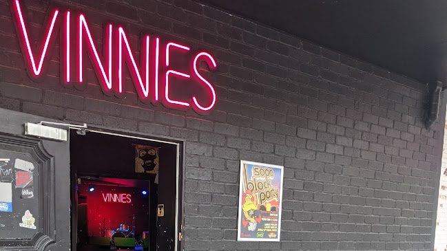 VINNIES DIVE BAR