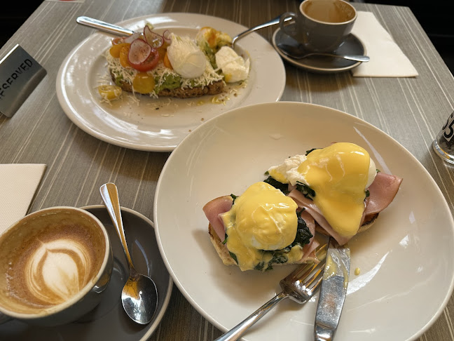 Comentarii opinii despre The Rocks Cafe