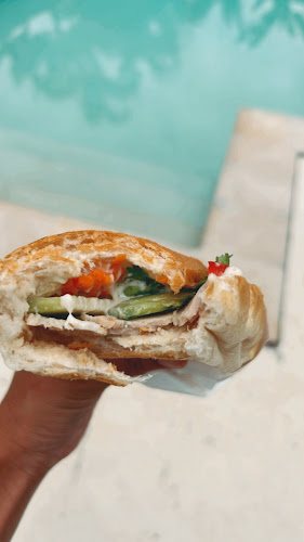 Shop 2/2 Elysium Rd, Carrara QLD 4211