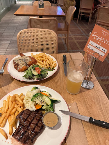 2500 Gold Coast Hwy, Mermaid Beach QLD 4218