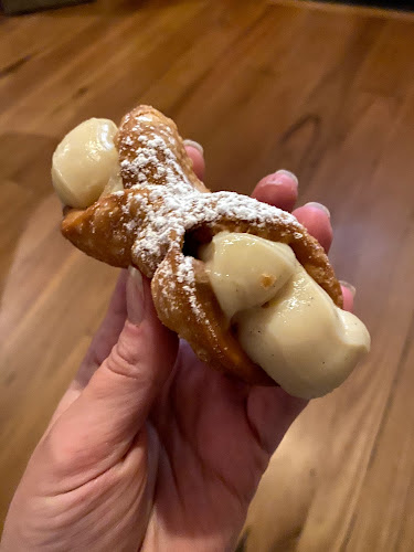 Gigi Pizzeria - Hospitality and gastronomy