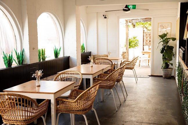 Comentarii opinii despre White Picket Fence