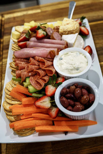 Comentarii opinii despre The Elements Catering and Cakes