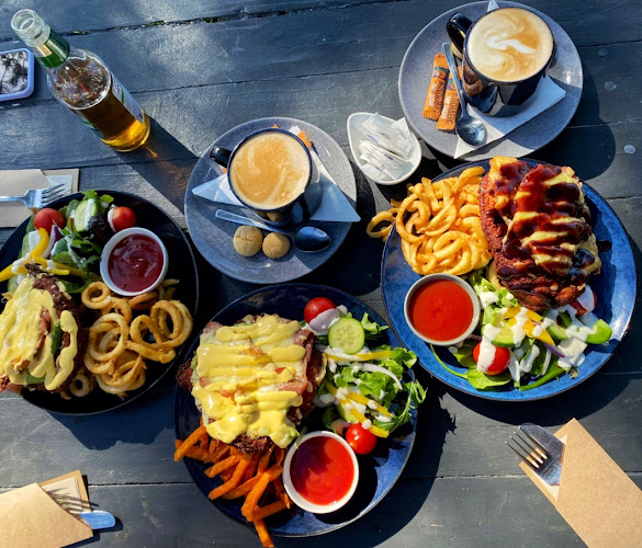 Flavours Marina, Gladstone