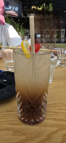 Comentarii opinii despre Henley's Bar & Kitchen