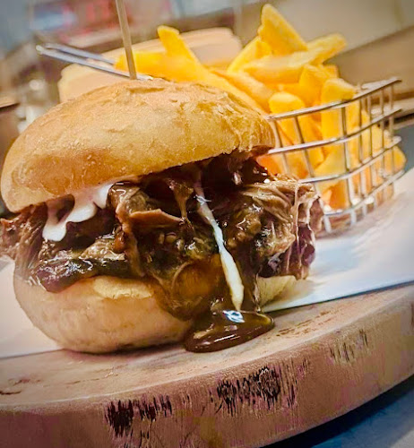 Yinnar Hotel - Melbourne