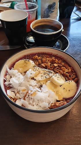 Comentarii opinii despre The White Rabbit