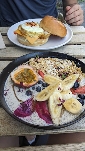 8 Townsville St, Fyshwick ACT 2609