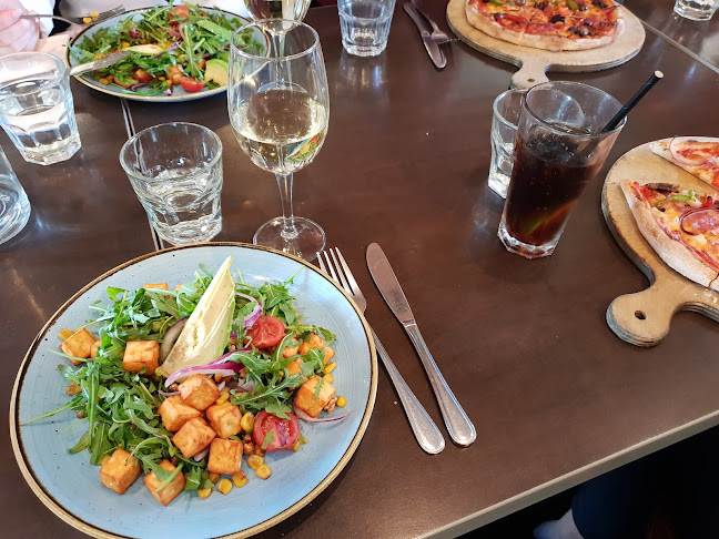 4 Irving St, Phillip ACT 2606