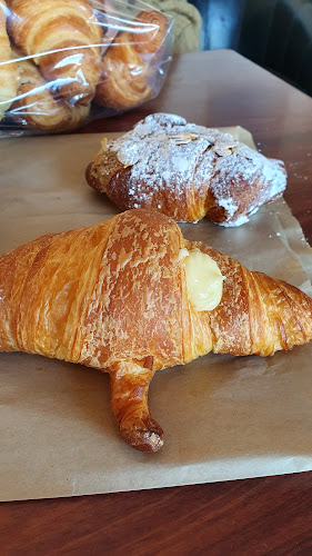 Opinii despre Croissant D'Or Bakery în Lonsdale - Hospitality and gastronomy