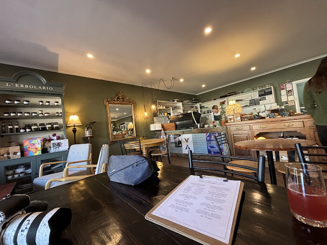 Moon Lily Kitchen and Cakes