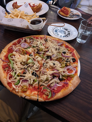 Opinii despre Remy's - Deep Dish Pizza & Bar în Adelaide - Hospitality and gastronomy