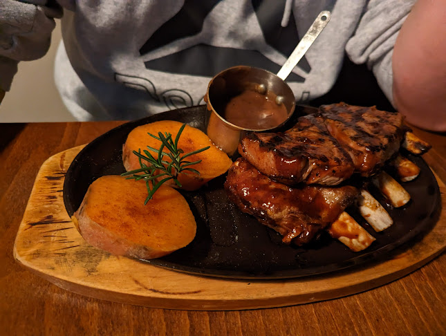 SSS BBQ Barns - Hospitality and gastronomy