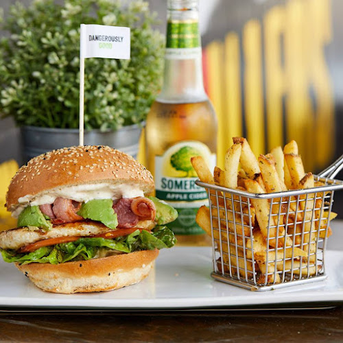 Opinii despre Burger Urge (South Bank) în South Brisbane - Hospitality and gastronomy