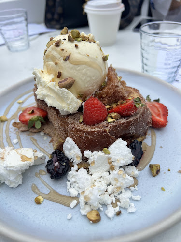 Albert & Co - Lakes Entrance